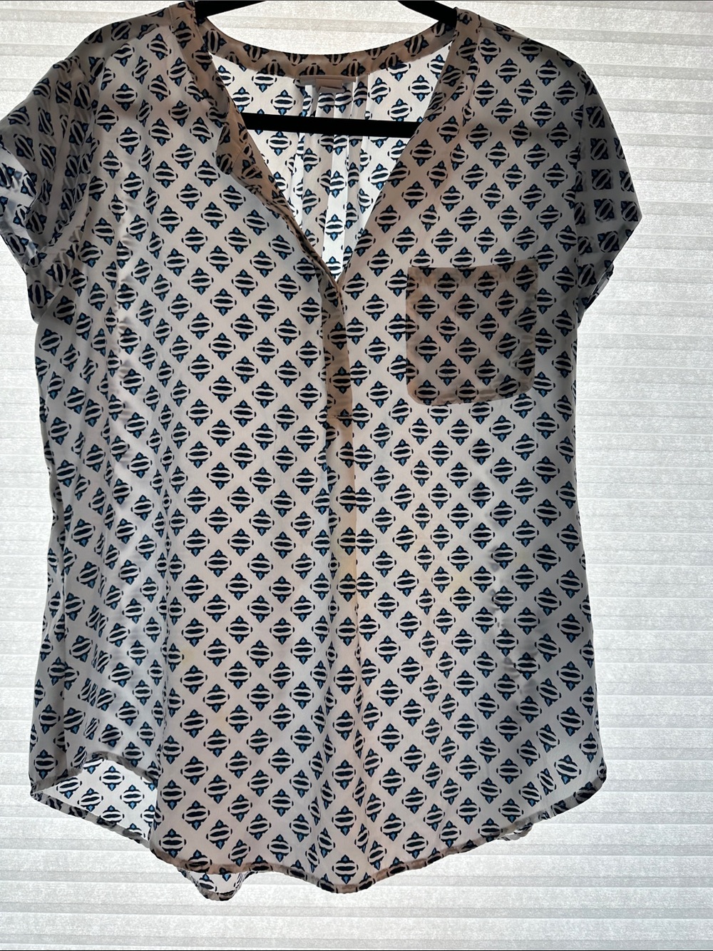 Liz Claiborne White Blouse with Navy Geometric Print